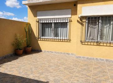PH · 50m² · 3 Ambientes · Venta PH, 3 Ambientes en Munro, Terraza y Quincho