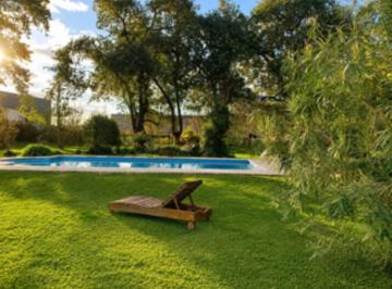 Casa · 100m² · 3 Ambientes · 10 Cocheras · Casa 3 Amb Mas Cuarto Adicional con Baño, Parque Sakura, Sobre Lote de 1708 m²