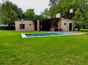 Casa · 135m² · 8 Ambientes · 1 Cochera · Venta Casa - Barrio Santa Clara - Coronel Dominguez