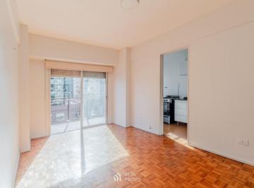 Departamento · 44m² · 3 Ambientes · Alquiler Departamento 3 Ambientes en Recoleta, Renovado Luminoso y con Balcon Al Frente