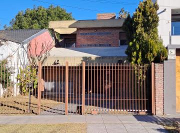 Casa de 4 ambientes, Morón · Casa 4 Ambientes con Parque en Castelar