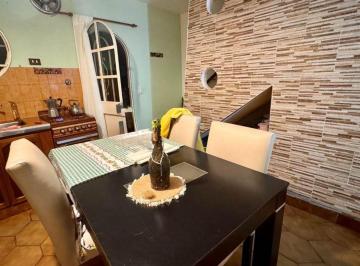 PH · 77m² · 3 Ambientes · Venta PH 3 Amb. C/ Patio - Castelar