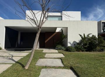 Casa · 220m² · 6 Ambientes · 2 Cocheras · Casa en Alquiler Al Lago Barrio Costas Puertos