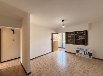 Departamento · 49m² · 3 Ambientes · 1 Cochera · Departamento en República de La Sexta