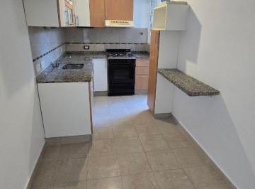 Departamento de 3 ambientes, Parque Chacabuco · Muy Buen Dpto 3 Amb con Cocina y Lavadero Separados