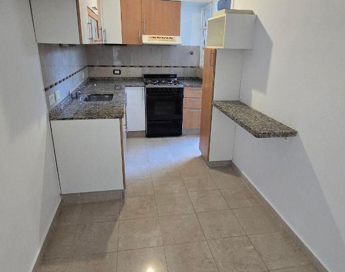 Muy Buen Dpto 3 Amb con Cocina y Lavadero Separados