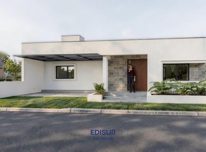 Casa · 100m² · 3 Ambientes · 2 Cocheras