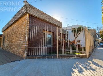 Casa · 96m² · 3 Ambientes · 1 Cochera · Casa Moron Venta Dos Dorm. Apto Credito