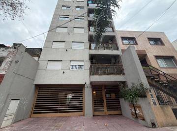 Departamento de 2 ambientes, Tres de Febrero · Caseros a m de Estacion, 2 Amb con Cocina Separada, Balcon