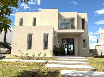 Casa · 220m² · 6 Ambientes · 2 Cocheras · Casa en Venta en El Cantón, Escobar, G. B. a. Zona Norte