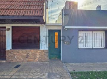 PH · 40m² · 3 Ambientes · PH en Venta 1 Dormitorio con Patio Los Hornos