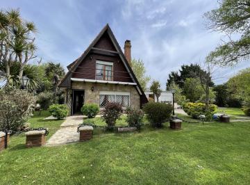 Casa · 393m² · 4 Ambientes · Casa Alpina en El Entorno de Mar Chiquita