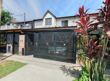 Casa · 70m² · 4 Ambientes · 1 Cochera · Venta Duplex Barrio San Rafael - Malvinas Arg.