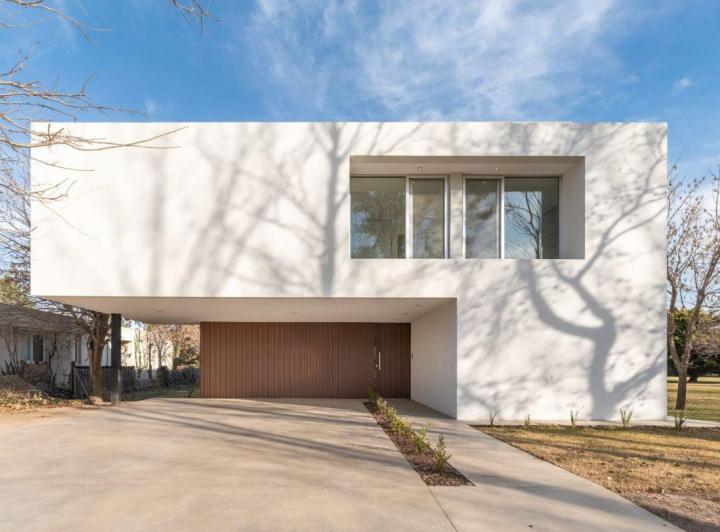 Casa · 196m² · 5 Ambientes · 2 Cocheras