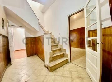 Casa · 133m² · 5 Ambientes · Venta Casa de 3 Dorm. con Quincho y Terraza en Sarmiento, Rosario