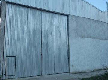 Casa de 4 ambientes, Esteban Echeverría · Casa con Amplio Salón, 3 Dorm., Galpón de 170 m² y Parque Sobre Lote de 803 m²