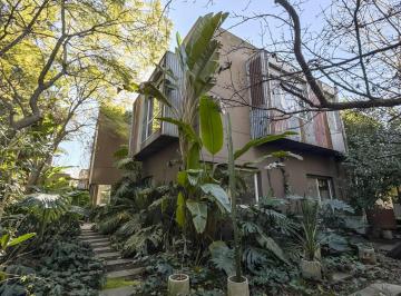 Casa · 180m² · 5 Ambientes · 2 Cocheras · Casa con Encanto Unico en Barrio Los Alamos
