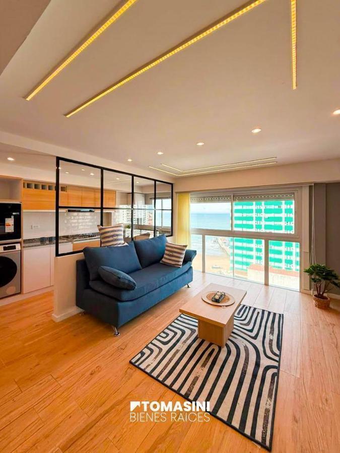 Excelente departamento de 3 ambientes con cochera, balcón y vista al mar