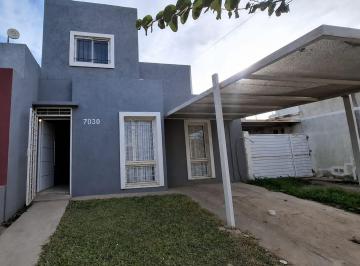 Casa · 211m² · 7 Ambientes · 1 Cochera · Alquiler Duplex Universitario de Horizonte 3 Dorm