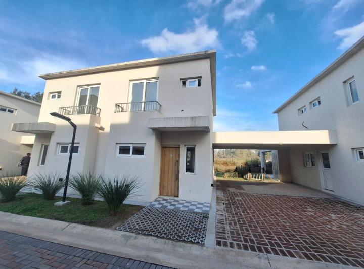Casa · 88m² · 3 Ambientes · 1 Cochera