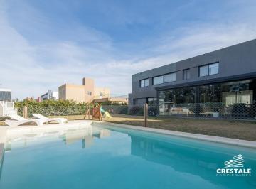 Casa · 130m² · 5 Ambientes · 2 Cocheras · Venta / Permuta - Casa 3 Dorm. Amueblada - Piscina - Palos Verdes Country Club, Fisherton.