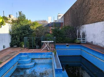 Casa · 475m² · 7 Ambientes · 1 Cochera · Impactante Casa de 5 Ambientes con Piscina y Cochera, en Pleno Caballito Norte