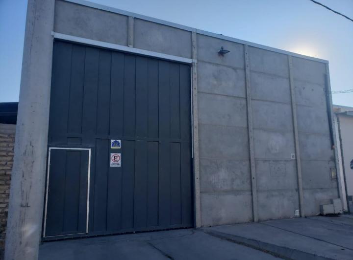 Bodega-Galpón · 250m² · 4 Ambientes