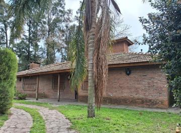 Quinta vacacional · 186m² · 4 Ambientes · 5 Cocheras · Sobre El Hornero, a m de Saravi y Ex Ruta 8