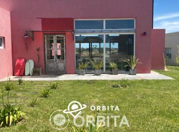 Casa · 130m² · 5 Ambientes · Casa en Venta en Costa Esmeralda, Barrio Ecuestre, Lote Al 400