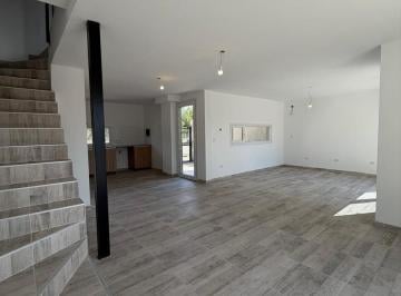 Casa · 109m² · 5 Ambientes · 1 Cochera · Casa en Venta