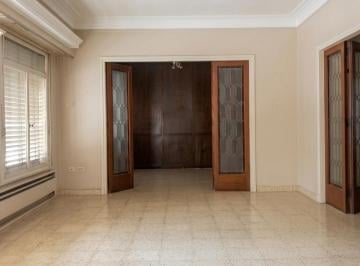 Casa · 205m² · 7 Ambientes · 1 Cochera · Casa de 4 Dorm. en Barrio Norte | Cochera, Escritorio y Terraza | La Plata