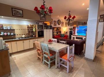 Casa · 152m² · 4 Ambientes · 1 Cochera · Venta Casa 4 Amb Cochera Patio Lugano Apto Credito