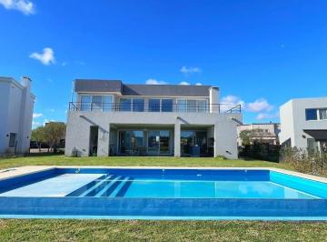 Casa · 253m² · 5 Ambientes · Venta Moderna E Impecable Casa 5 Amb a La Laguna en Barrio Cantón, Norte, Escobar, Gba Norte
