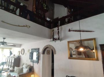 Casa · 175m² · 5 Ambientes · Casa en Venta - 3 Dorm. 2 Baños - 344 m - Malvinas Argentinas