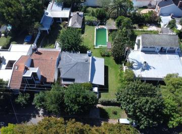 Casa · 115m² · 3 Ambientes · 2 Cocheras · Casa en Gonnet Sobre Lote de 400 m²