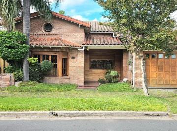 Casa · 161m² · 4 Ambientes · 1 Cochera · Venta Casa Ramos Mejia