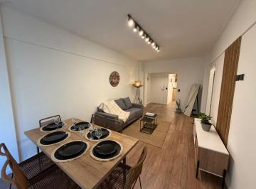 Departamento · 68m² · 3 Ambientes · Departamento Tres Ambientes a La Calle con Balcon. Reciclado y Amoblado. Zona: Guemes