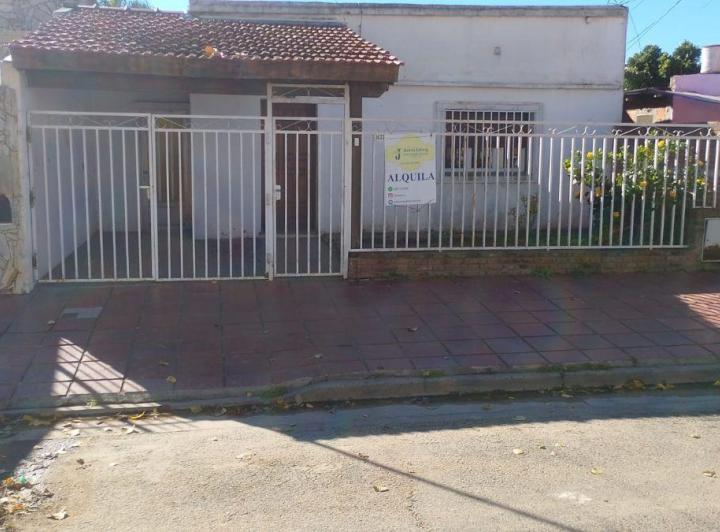Casa · 100m² · 6 Ambientes · 1 Cochera
