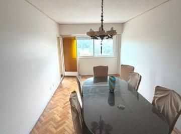 Departamento en Venta de 3 ambientes · 3 Ambientes Al Frente con Balcón - Vista Abierta Sobre Av Paseo Colón