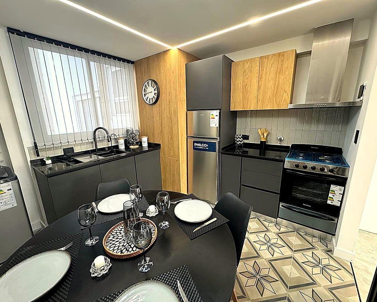 Depto 3 amb, 62m² con balcón saliente — Centro