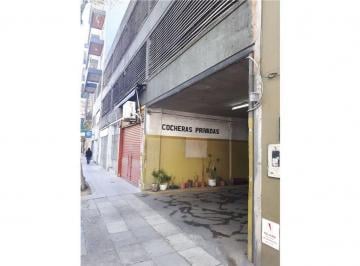 Garage · 12m² · Cochera Cubierta Amplia Flores