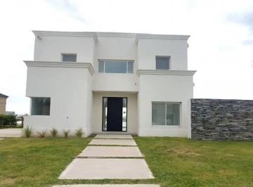 Casa · 260m² · 5 Ambientes · Casa en Alquiler, Barrio San Gabriel a La Laguna Villanueva, Tigre