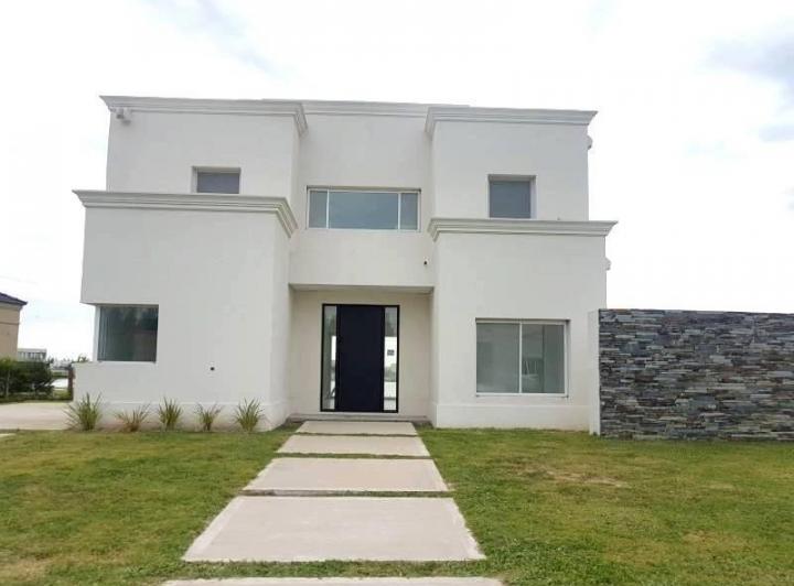 Casa · 260m² · 5 Ambientes