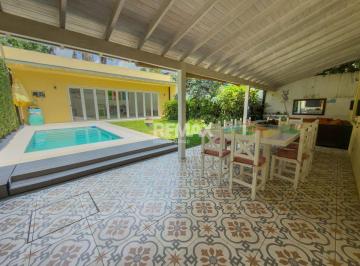 Casa · 246m² · 5 Ambientes · 1 Cochera · Venta Excelente Casa Ch 5 Amb. C/coch - San Isidro