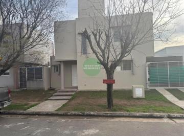 Casa · 130m² · 4 Ambientes · 2 Cocheras · Housing Oasis - 3 Dorm. - Seguridad - Pileta