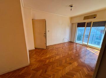 Departamento · 41m² · 2 Ambientes · Venta Departamento 2 Ambientes con Balcón Flores