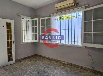 PH · 65m² · 3 Ambientes · 1 Cochera · Alquiler PH Al Frente 3 Ambientes con Patio y Jardín Al Frente | Apto Mascotas