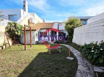 Casa · 212m² · 4 Ambientes · 1 Cochera · Venta | Casa Multifamiliar con Gran Fondo y Cochera Pasante – Carapachay