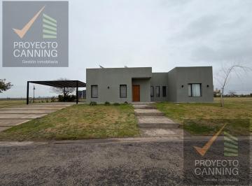 Casa · 146m² · 4 Ambientes · 4 Cocheras · Venta Casa en Barrio Club de Campo San Lucas, San Vicente.
