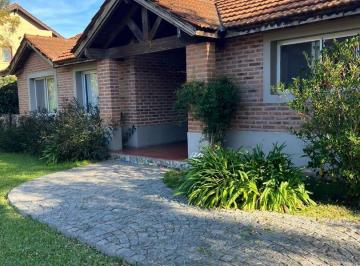 Casa · 170m² · 4 Ambientes · 1 Cochera · Casa en Venta en Barrio Cerrado La Barra 4 Ambientes